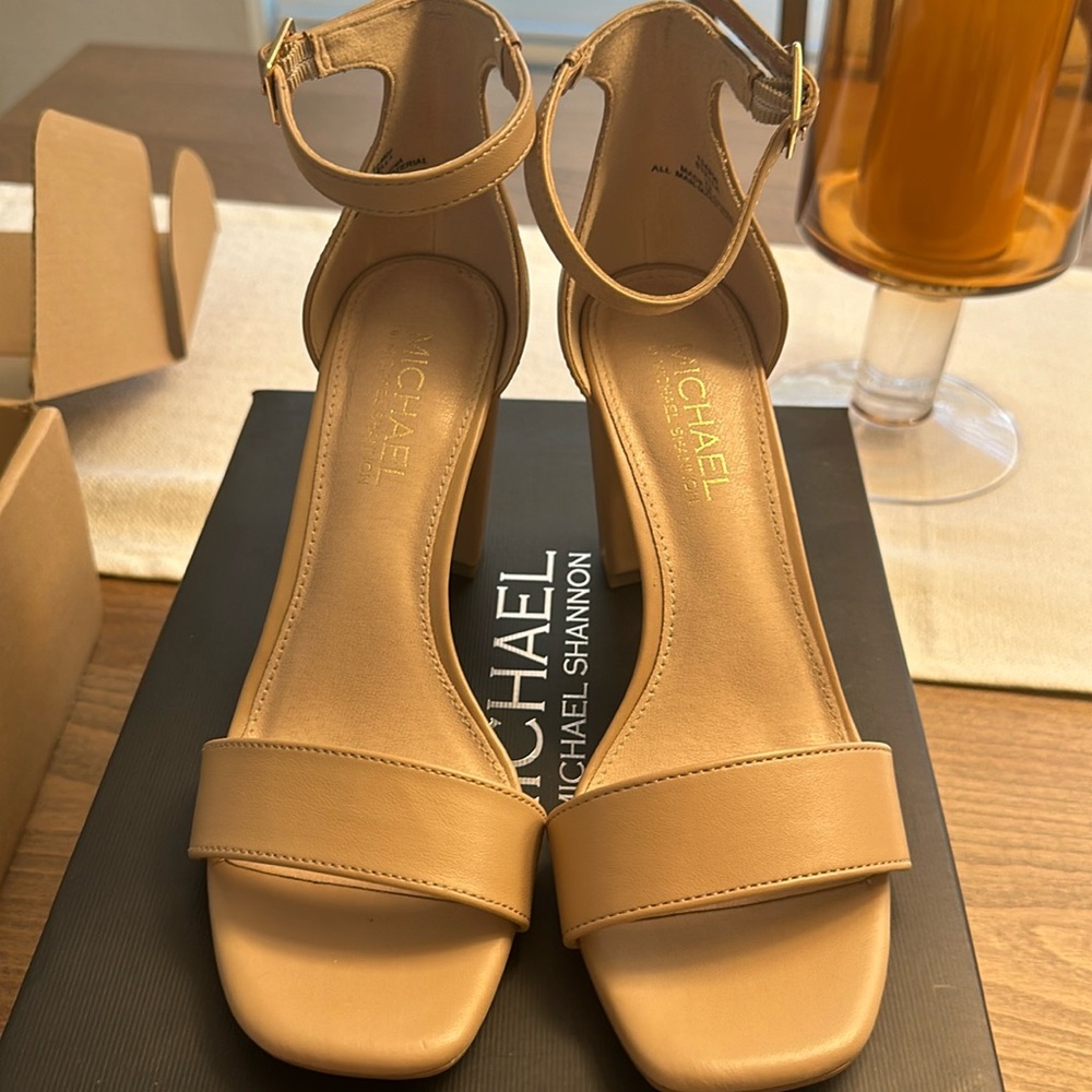 Nude color leather sandals heels size 7.5